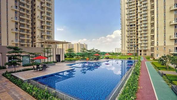 Swimming pool at Conscient Elaira Residences